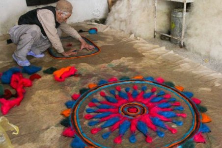 چهارمحال و بختیاری| گرانی پشم، چالش جدید نمدمالان