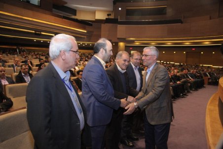 بسیاری از مهندسان مطرح کشور با ذوب آهن اصفهان زندگی کرده اند