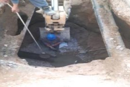 عمليات اصلاح شبكه فاضلاب در كوی مينو عاشق آباد در منطقه ۵