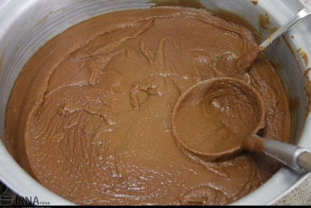 لرستان| پخت سمنوی سنتی بهاری در بروجرد