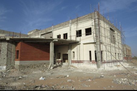 کرمان| مردم ریگان و فهرج چشم‌انتظار تکمیل بیمارستان‌ها