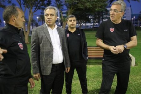 مأموریت عرب، تسویه حساب و تمدید قرارداد برانکو است