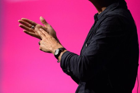 500 اصطلاح و لغت زبان اشاره برای ناشنوایان آماده شد