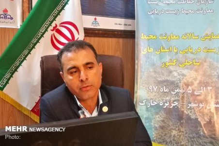 بوشهر| سم‌های‌ مقابله با ملخ‌ها مورد تائید است