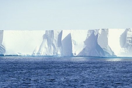 بزرگ‌ترین سکوی یخی جهان 10 برابر سریع‌تر ذوب می‌شود