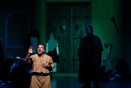 نمایش «مردی در آینه» روی صحنه تالار وحدت