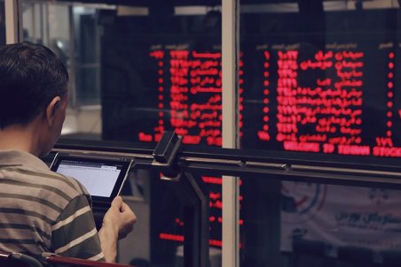 عرضه ماهانه 5 میلیون بشکه نفت در بورس