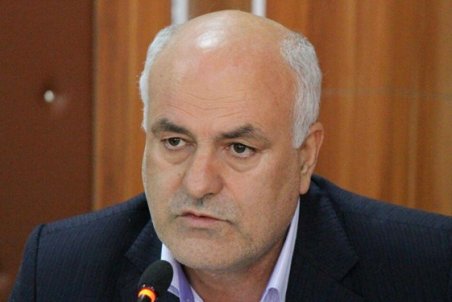 سمنان| کشت گیاه خارشتر در بیابان‌های سمنان