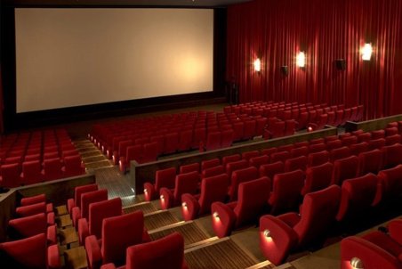 کرمان| بم در حسرت بازگشایی سینماها