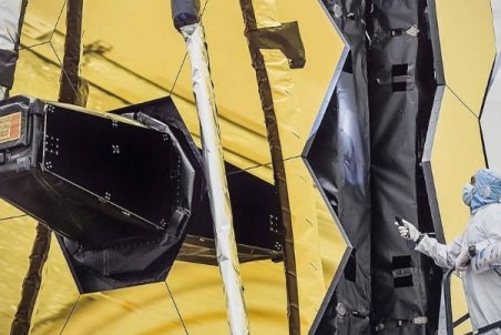 تشخیص بیماری‌های چشمی با استفاده از آینه‌های تلسکوپ فضایی