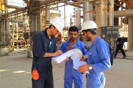 بوشهر| تولید حداکثری پالایشگاه اول پارس جنوبی با اتکا به توان شرکت‌های داخلی