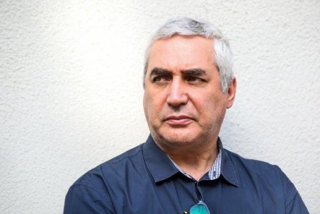 حاتمی کیا خروج را می سازد