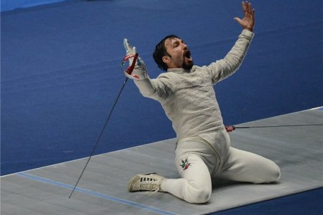 چراغ خاموش تاریخ ساز شدم