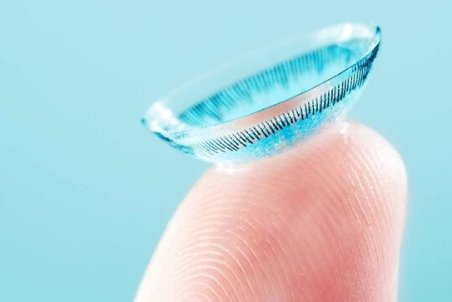 لنز رباتیکی که با حرکات چشم کنترل می شود