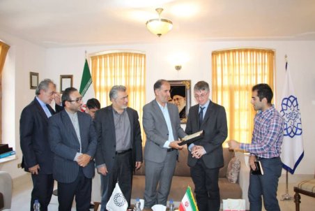 اردبیل| دروازه اردبیل به روی گردشگران خارجی باز است