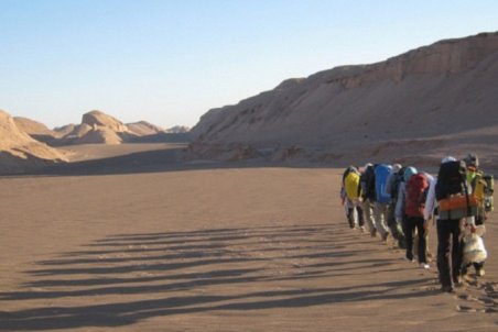ورود تورهای غیرمجاز به کویر لوت معضل جدی کرمان شده است | پول اطلاعات گردشگری را باید از گردشگران بگیریم!