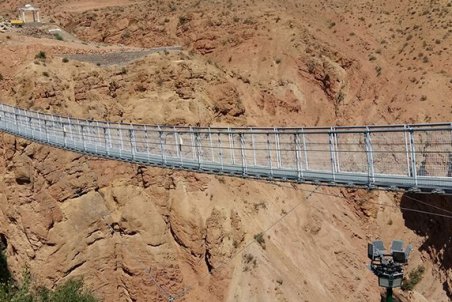 نخستین پل معلق غرب کشور بر فراز شاه دره افتتاح شد