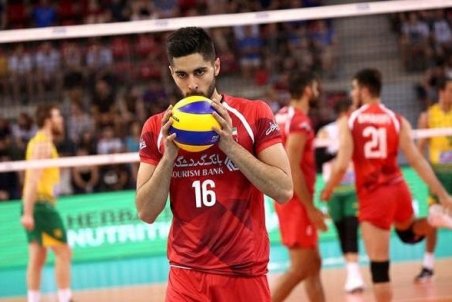 احساس تنهایی می‌کنیم