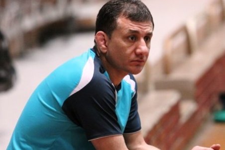 انتظار مردم از کشتی به اندازه باشد، خُم رنگرزی نیست