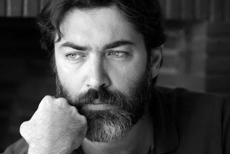 پارسا پیروزفر "مولانا" حسن فتحی شد