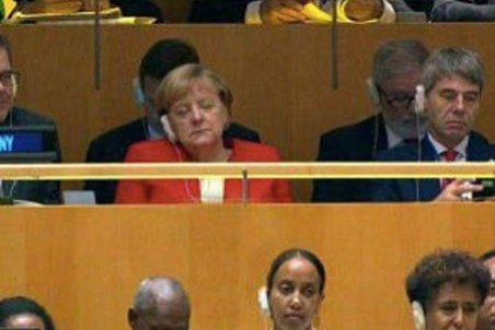 وقتی مرکل هم در سازمان‌ملل چُرت‌ می‌زند!