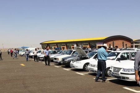 کاهش قیمت خودرو پراید در بازار امروز ۸ مهرماه + جدول