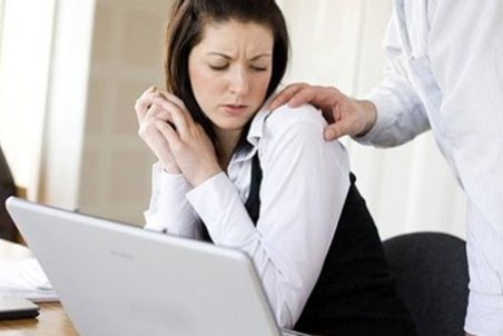 ۴٠درصد زنان در محیط کار مورد آزار قرار گرفته‌اند