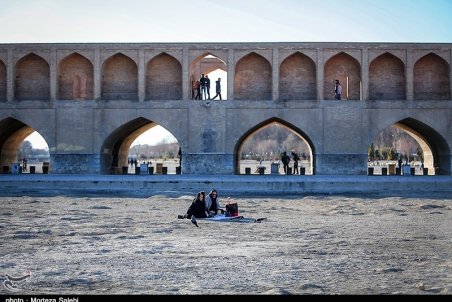 حجم ذخیره آب سد زاینده‌رود به ۴۵۳ میلیون مترمکعب رسید