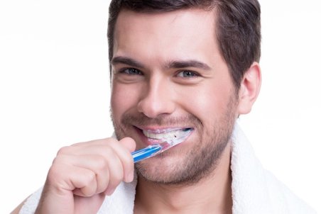 بهترین روش مسواک زدن چگونه است؟