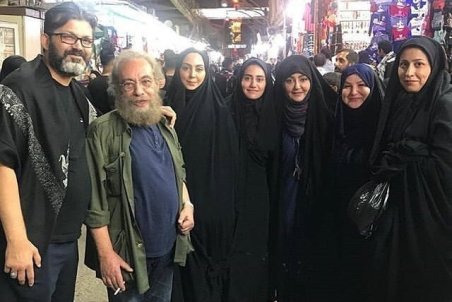 حضور شقایق فراهانی و جمعی از هنرمندان در کربلا + عکس