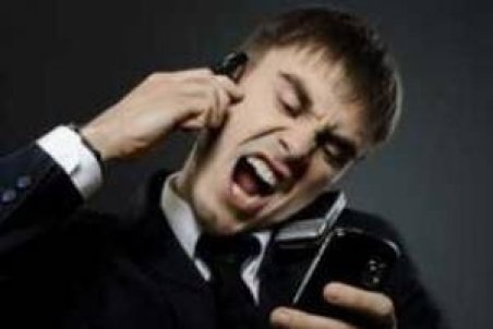 مزاحمت ۷۰ باره یک نوجوان افغانستانی برای اورژانس در یک روز!