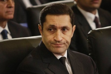 (تصویر) شوخی جنجالی پسر حسنی مبارک با دختران لبنان