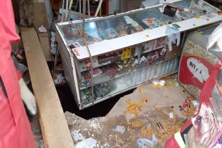 مرگ دردناک دو پسر بچه بر اثر ریزش کف مغازه  (تصاویر)