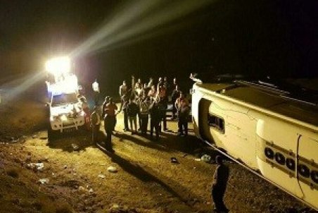 ۱۱ مجروح در واژگونی اتوبوس در قزوین