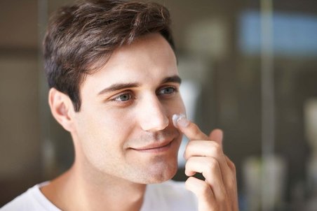 طرز استفاده صحیح از کرم ضد آفتاب در فصل سرما