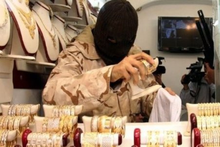 شاگرد مغازه، طلافروش خسیس را با 4.5میلیارد تومان دزدی نقره داغ کرد