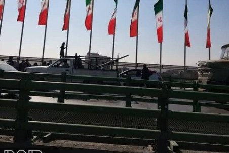 تهدید به خودکشی دختر ۱۶ ساله در پل چمران