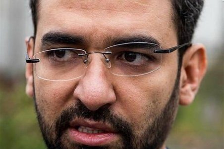 نقش خانم ثنا اسدیان در انعقاد قراردادهای کلان بیمه‌ای با شرکت رایتل چیست؟