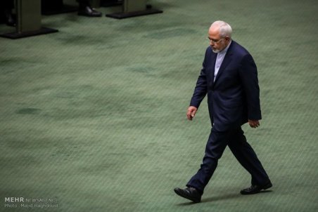 ظریف مجلس را ترک کرد/ پزشکیان: اقدام ظریف غیرقابل قبول است