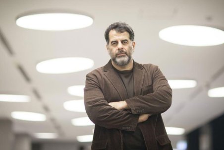 به محمدحسین لطیفی تبریک می‌گویم که به توقیف «خانه پدری» کمک کرد