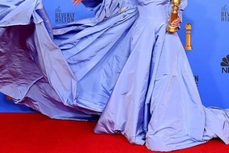 ﻿ لباس معروف لیدی گاگا به حراج گذاشته شد/ عکس