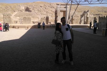 استراماچونی و همسرش در تخت جمشید