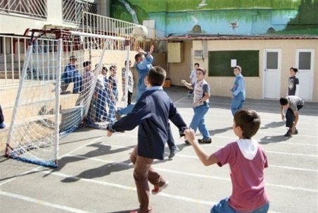 زنگ ورزش مدارس تهران تا پایان هفته تعطیل است