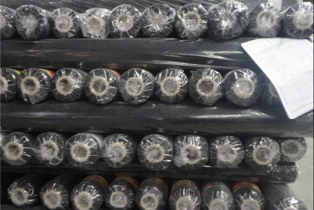 روزگار نامناسب چادر مشکی در سال رونق تولید؛ نرخ چادر مشکی ۵۰۰ درصد افزایش یافت