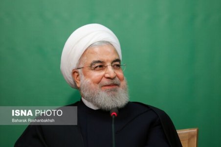 این نماینده مجلس علیه روحانی در صحن مجلس شبنامه توزیع کرد +عکس شبنامه