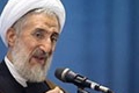 صدیقی درباره نمازگزارِ معترض: عذرخواهی می‌کنم