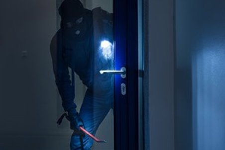 رقصیدن سارق پس از سرقت + فیلم