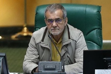 پزشکیان خطاب به نمایندگان: نقد کنید اما توهین برازنده نمایندگان نیست