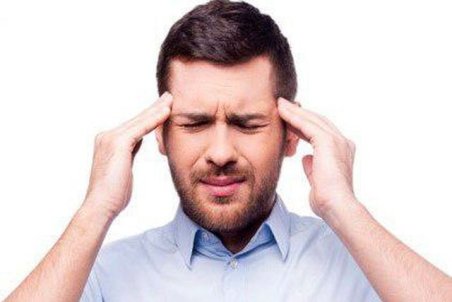 ۸ غذایی که به درمان میگرن کمک می‌کنند