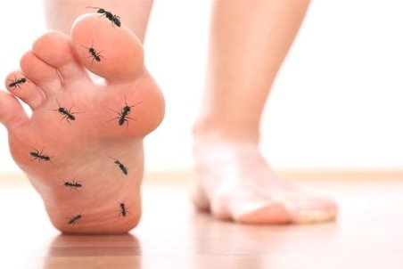 علت گزگز دست و پا چیست؟ + درمان خانگی